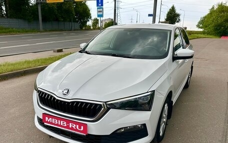 Skoda Rapid II, 2021 год, 1 800 000 рублей, 1 фотография
