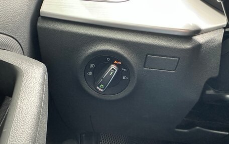 Skoda Rapid II, 2021 год, 1 800 000 рублей, 21 фотография