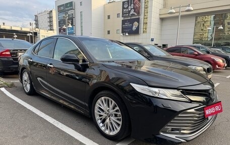 Toyota Camry, 2018 год, 3 100 000 рублей, 5 фотография