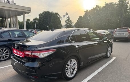 Toyota Camry, 2018 год, 3 100 000 рублей, 4 фотография