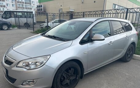Opel Astra J, 2012 год, 800 000 рублей, 2 фотография