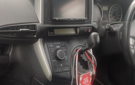 Toyota Wish II, 2011 год, 1 065 000 рублей, 10 фотография