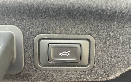 Audi A8, 2013 год, 1 950 000 рублей, 8 фотография