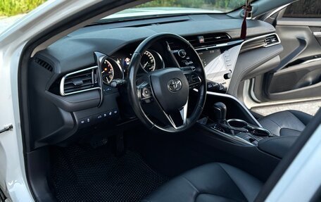 Toyota Camry, 2019 год, 2 800 000 рублей, 4 фотография