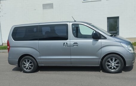 Hyundai H-1 II рестайлинг, 2011 год, 1 650 000 рублей, 4 фотография