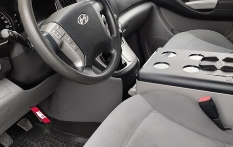 Hyundai H-1 II рестайлинг, 2011 год, 1 650 000 рублей, 6 фотография