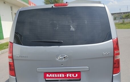 Hyundai H-1 II рестайлинг, 2011 год, 1 650 000 рублей, 2 фотография