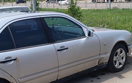 Mercedes-Benz E-Класс, 1999 год, 250 000 рублей, 11 фотография