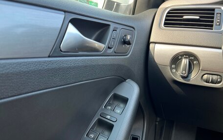 Volkswagen Jetta VI, 2012 год, 1 327 800 рублей, 22 фотография