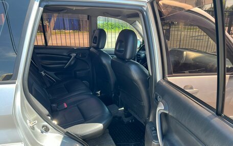 Toyota RAV4, 2004 год, 1 129 000 рублей, 13 фотография