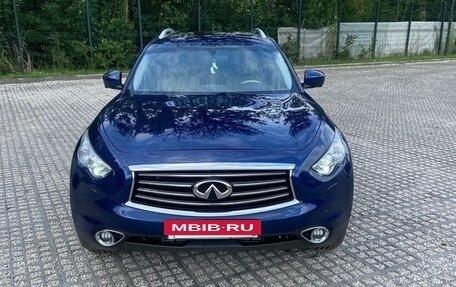 Infiniti QX70, 2015 год, 1 990 000 рублей, 3 фотография