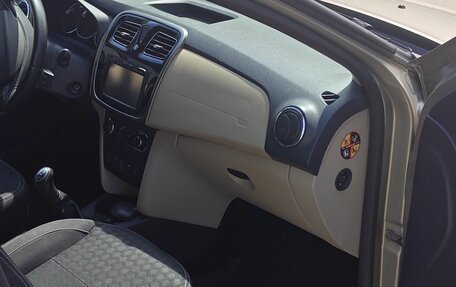 Renault Logan II, 2015 год, 830 000 рублей, 15 фотография