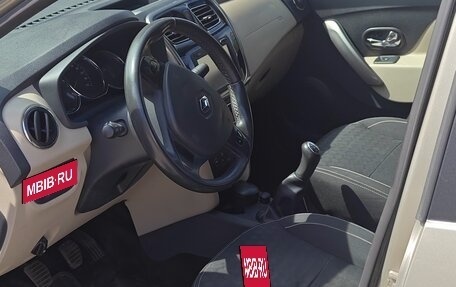 Renault Logan II, 2015 год, 830 000 рублей, 14 фотография
