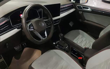 Volkswagen Tiguan II, 2021 год, 2 715 795 рублей, 8 фотография