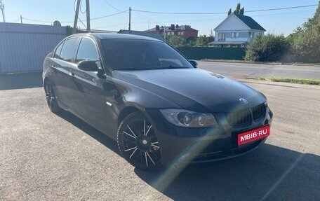 BMW 3 серия, 2005 год, 900 000 рублей, 1 фотография