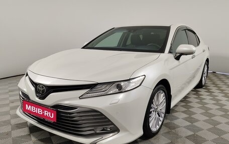Toyota Camry, 2018 год, 3 120 000 рублей, 1 фотография