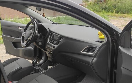 Hyundai Solaris II рестайлинг, 2018 год, 1 390 000 рублей, 19 фотография