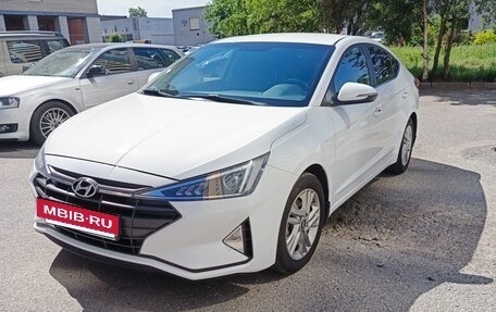 Hyundai Elantra VI рестайлинг, 2019 год, 1 800 000 рублей, 7 фотография