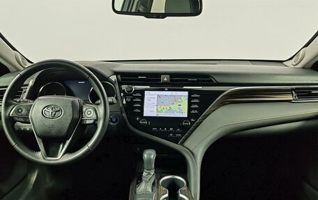 Toyota Camry, 2018 год, 3 120 000 рублей, 14 фотография