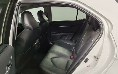 Toyota Camry, 2018 год, 3 120 000 рублей, 12 фотография