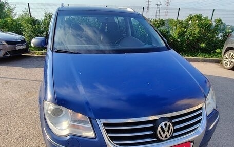 Volkswagen Touran III, 2008 год, 430 000 рублей, 1 фотография