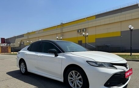 Toyota Camry, 2019 год, 1 670 000 рублей, 1 фотография
