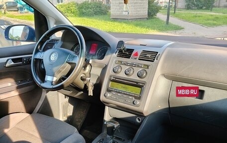 Volkswagen Touran III, 2008 год, 430 000 рублей, 6 фотография