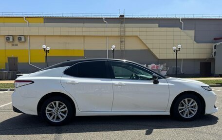 Toyota Camry, 2019 год, 1 670 000 рублей, 8 фотография