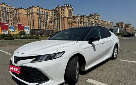 Toyota Camry, 2019 год, 1 670 000 рублей, 3 фотография