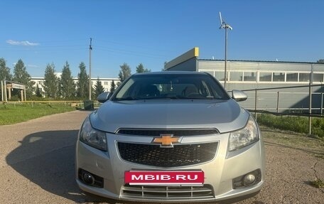 Chevrolet Cruze II, 2010 год, 500 000 рублей, 4 фотография