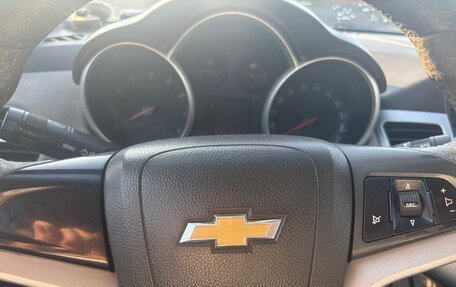 Chevrolet Cruze II, 2010 год, 500 000 рублей, 7 фотография