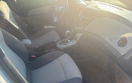 Chevrolet Cruze II, 2010 год, 500 000 рублей, 12 фотография