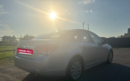 Chevrolet Cruze II, 2010 год, 500 000 рублей, 13 фотография