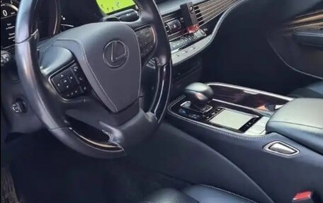 Lexus LS IV, 2019 год, 6 000 000 рублей, 5 фотография