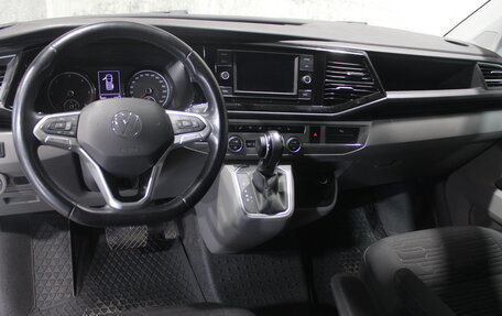 Volkswagen Caravelle T6 рестайлинг, 2021 год, 4 800 000 рублей, 11 фотография