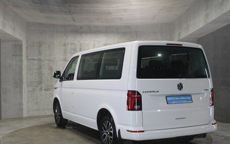 Volkswagen Caravelle T6 рестайлинг, 2021 год, 4 800 000 рублей, 8 фотография