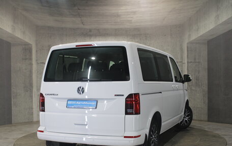 Volkswagen Caravelle T6 рестайлинг, 2021 год, 4 800 000 рублей, 6 фотография