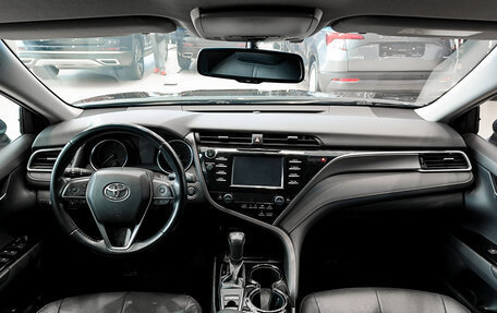 Toyota Camry, 2018 год, 2 450 000 рублей, 14 фотография