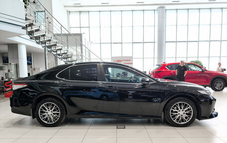 Toyota Camry, 2018 год, 2 450 000 рублей, 4 фотография
