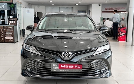 Toyota Camry, 2018 год, 2 450 000 рублей, 2 фотография