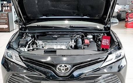 Toyota Camry, 2018 год, 2 450 000 рублей, 9 фотография