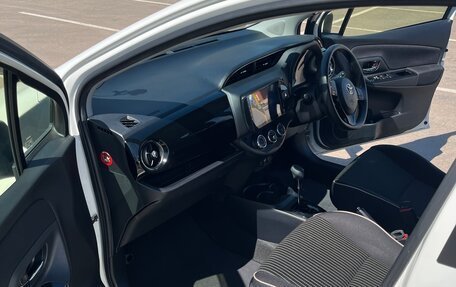 Toyota Vitz, 2019 год, 1 349 000 рублей, 13 фотография