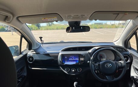 Toyota Vitz, 2019 год, 1 349 000 рублей, 20 фотография