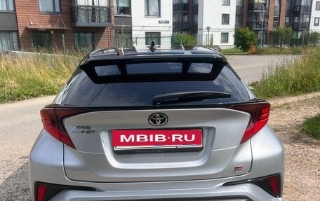 Toyota C-HR I рестайлинг, 2022 год, 3 480 000 рублей, 2 фотография