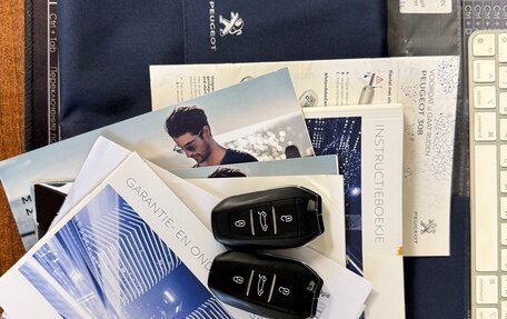 Peugeot 5008 II, 2020 год, 2 990 000 рублей, 38 фотография