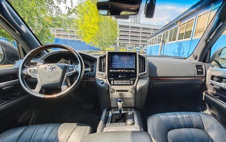 Toyota Land Cruiser 200, 2018 год, 7 450 000 рублей, 8 фотография