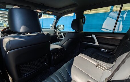 Toyota Land Cruiser 200, 2018 год, 7 450 000 рублей, 9 фотография