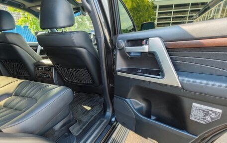 Toyota Land Cruiser 200, 2018 год, 7 450 000 рублей, 14 фотография