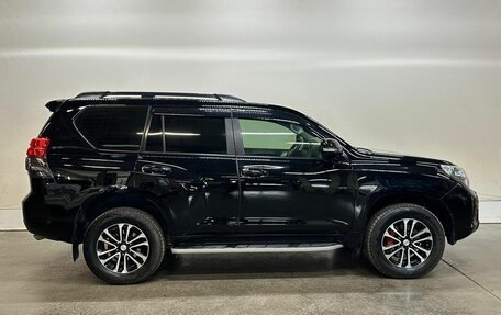 Toyota Land Cruiser Prado 150 рестайлинг 2, 2013 год, 2 555 000 рублей, 2 фотография