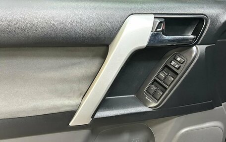 Toyota Land Cruiser Prado 150 рестайлинг 2, 2013 год, 2 555 000 рублей, 12 фотография
